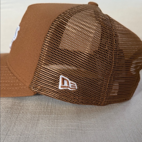 New Era Oakland A’s A-Frame Trucker SnapBack Hat - Picture 4 of 8